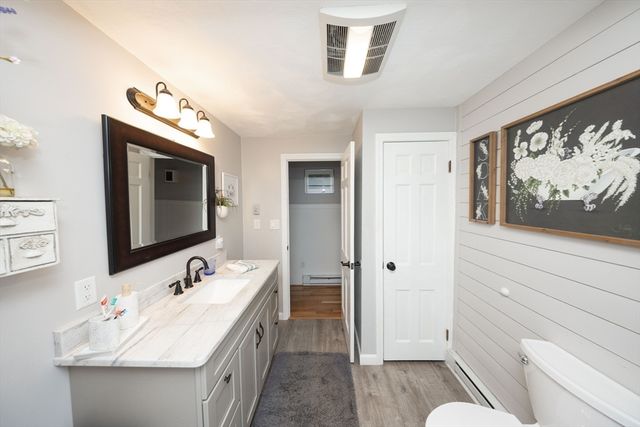 32 Crestwood Dr, Southbridge, MA 01550