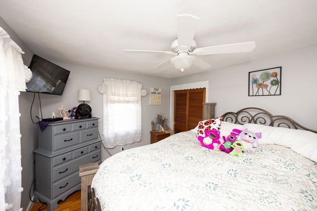 32 Crestwood Dr, Southbridge, MA 01550