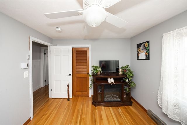 32 Crestwood Dr, Southbridge, MA 01550