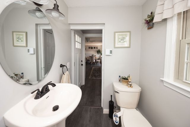 32 Crestwood Dr, Southbridge, MA 01550