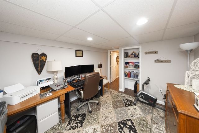 32 Crestwood Dr, Southbridge, MA 01550