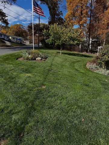 32 Crestwood Dr, Southbridge, MA 01550