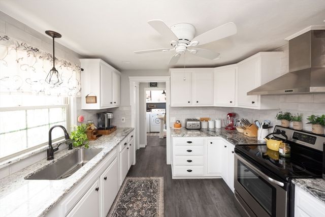 32 Crestwood Dr, Southbridge, MA 01550