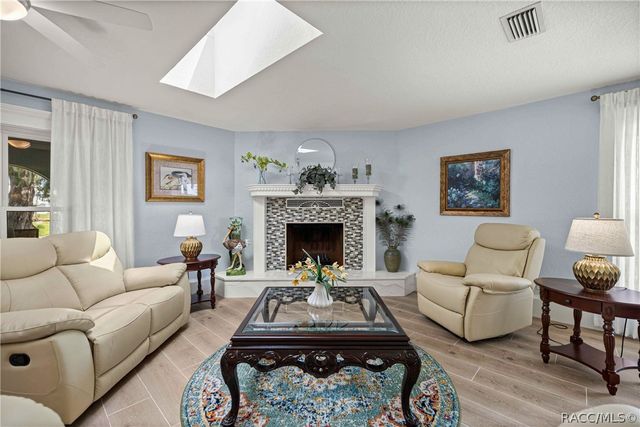 12014 W Dolphin Court, Homosassa, FL 34448