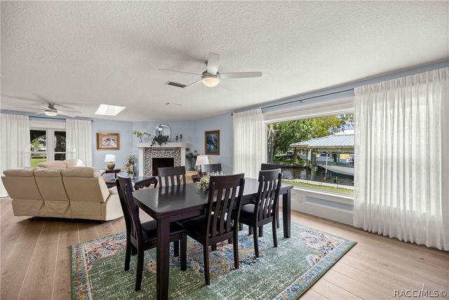 12014 W Dolphin Court, Homosassa, FL 34448