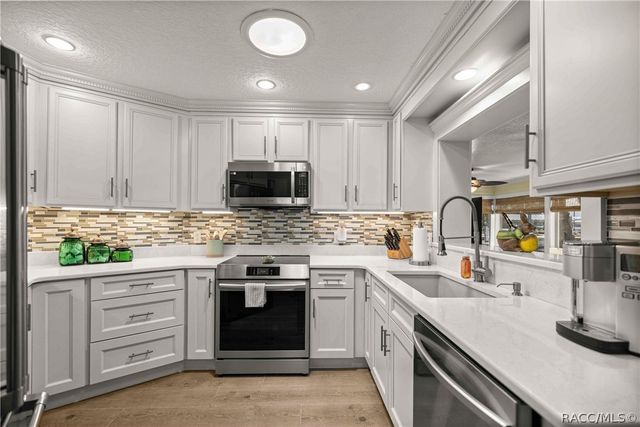 12014 W Dolphin Court, Homosassa, FL 34448