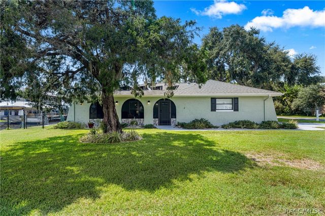 12014 W Dolphin Court, Homosassa, FL 34448
