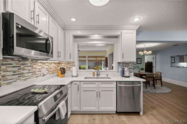 12014 W Dolphin Court, Homosassa, FL 34448