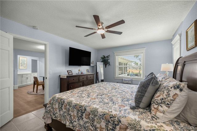 12014 W Dolphin Court, Homosassa, FL 34448