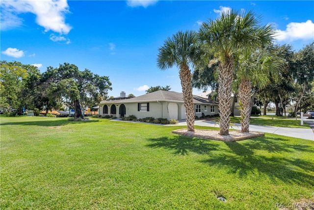 12014 W Dolphin Court, Homosassa, FL 34448