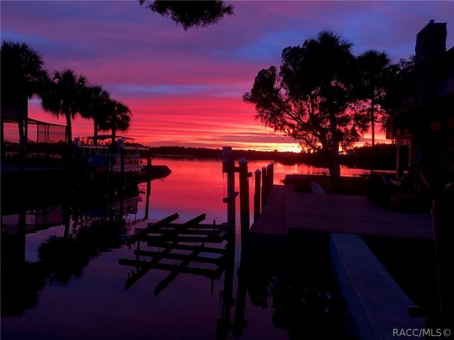 12014 W Dolphin Court, Homosassa, FL 34448