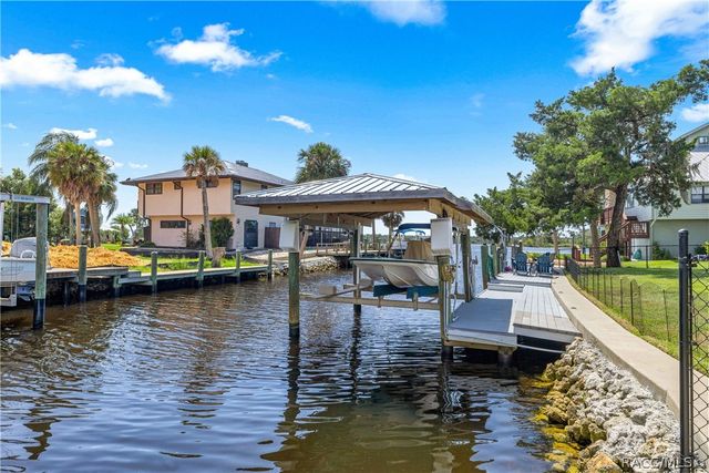 12014 W Dolphin Court, Homosassa, FL 34448