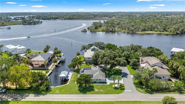 12014 W Dolphin Court, Homosassa, FL 34448