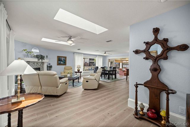 12014 W Dolphin Court, Homosassa, FL 34448