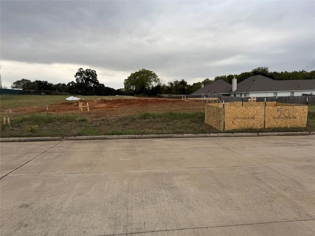 501 Oak Crest Lane, Brenham, TX 77833