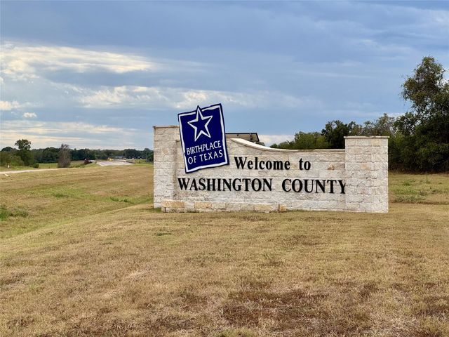 501 Oak Crest Lane, Brenham, TX 77833