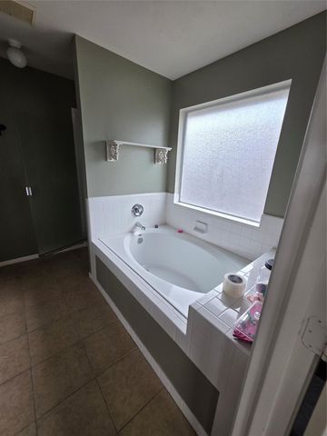 2133 Stoney Brook Drive, Deer Park, TX 77536