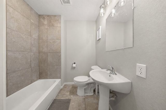 2406 Logan Avenue, Des Moines, IA 50317