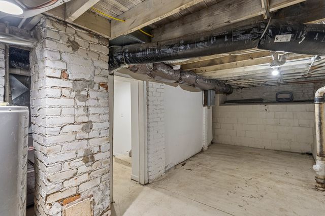 2406 Logan Avenue, Des Moines, IA 50317