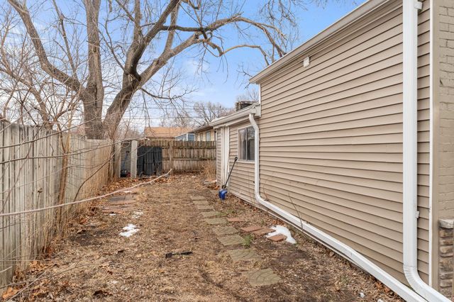 2406 Logan Avenue, Des Moines, IA 50317