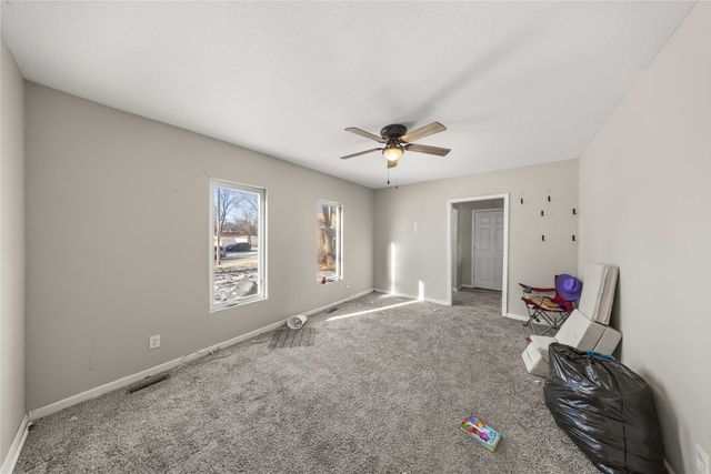 2406 Logan Avenue, Des Moines, IA 50317