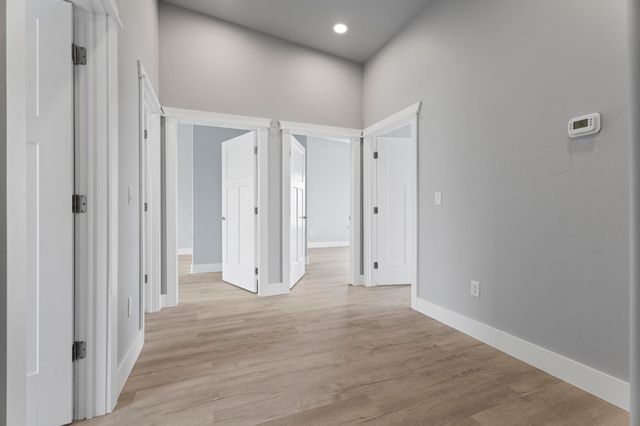 1664 Pinoak Street, Grove, OK 74344