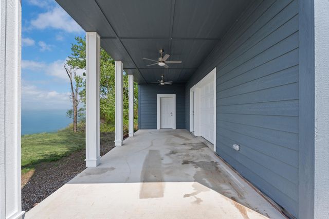 1664 Pinoak Street, Grove, OK 74344