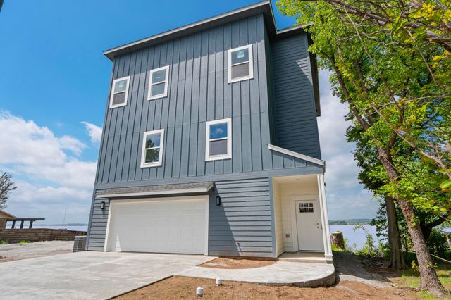 1664 Pinoak Street, Grove, OK 74344