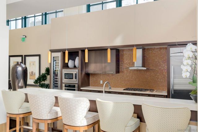 700 W E Street 1001, San Diego, CA 92101