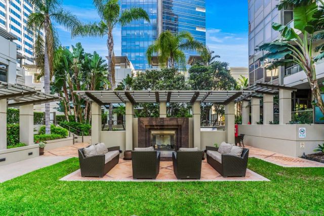 700 W E Street 1001, San Diego, CA 92101