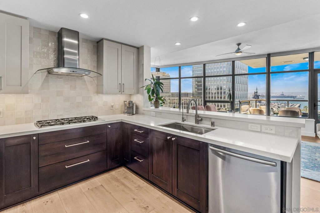 700 W E Street 1001, San Diego, CA 92101