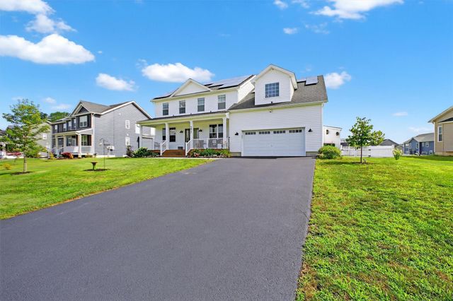 42 Kensington Lane, Poughkeepsie, NY 12603