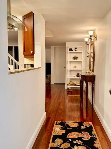 1206 S Lake Drive 301, Lantana, FL 33462