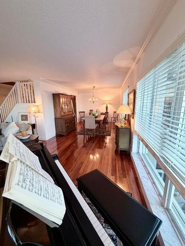 1206 S Lake Drive 301, Lantana, FL 33462