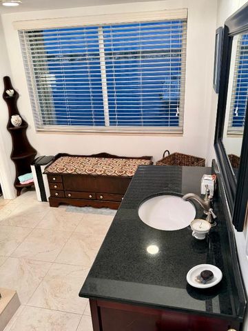 1206 S Lake Drive 301, Lantana, FL 33462