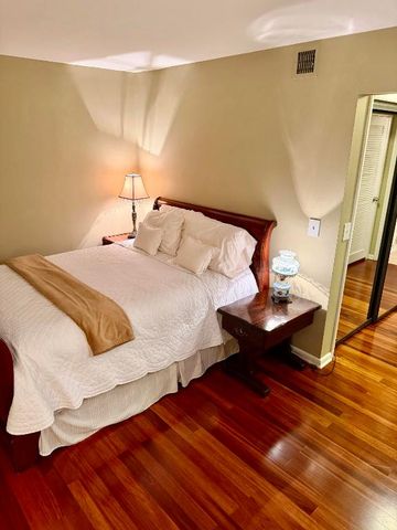 1206 S Lake Drive 301, Lantana, FL 33462