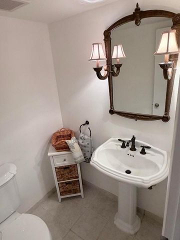 1206 S Lake Drive 301, Lantana, FL 33462