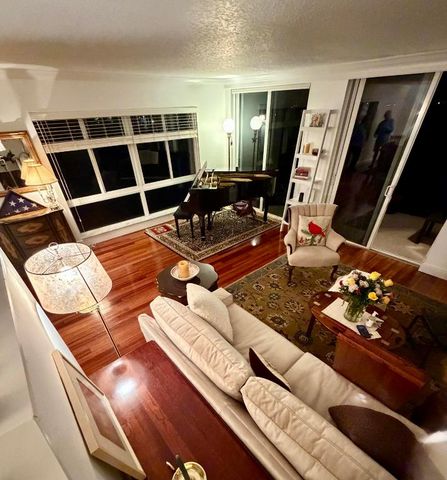 1206 S Lake Drive 301, Lantana, FL 33462