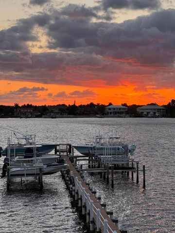 1206 S Lake Drive 301, Lantana, FL 33462