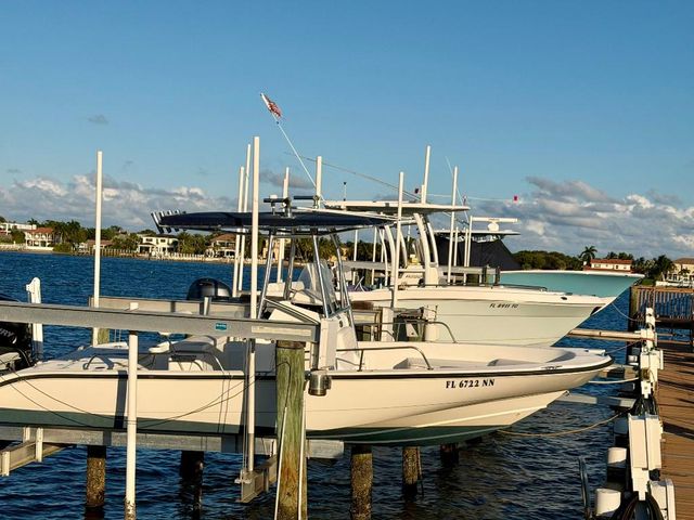 1206 S Lake Drive 301, Lantana, FL 33462