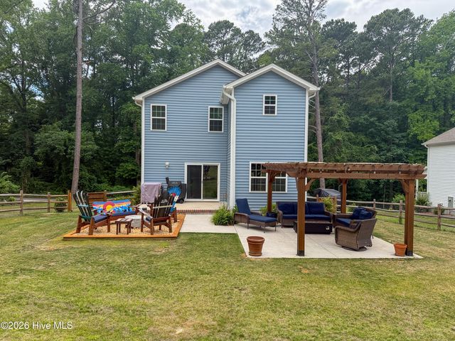 704 Pinecrest Street, Carthage, NC 28327