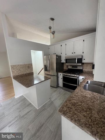 74 CLARION DR, Fredericksburg, VA 22405
