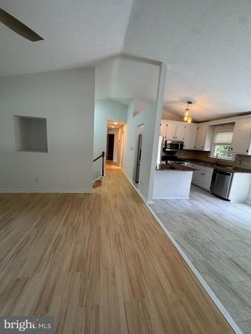 74 CLARION DR, Fredericksburg, VA 22405
