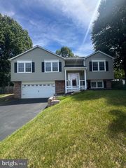 74 CLARION DR, Fredericksburg, VA 22405