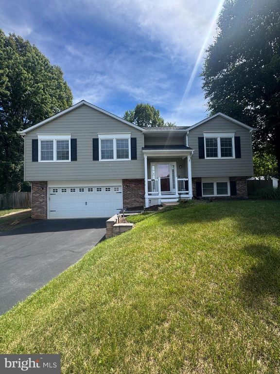 74 CLARION DR, Fredericksburg, VA 22405