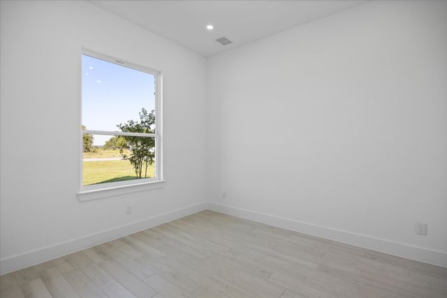 2057 Glenhollow Drive, Weatherford, TX 76088