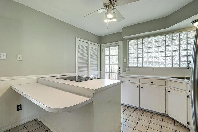 913 Delaine Dr, Corpus Christi, TX 78411