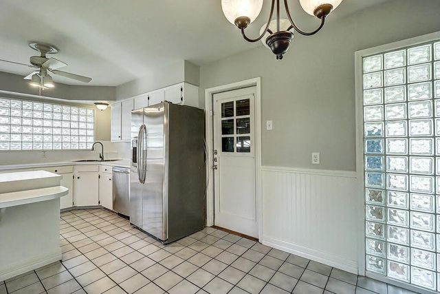 913 Delaine Dr, Corpus Christi, TX 78411