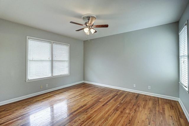 913 Delaine Dr, Corpus Christi, TX 78411