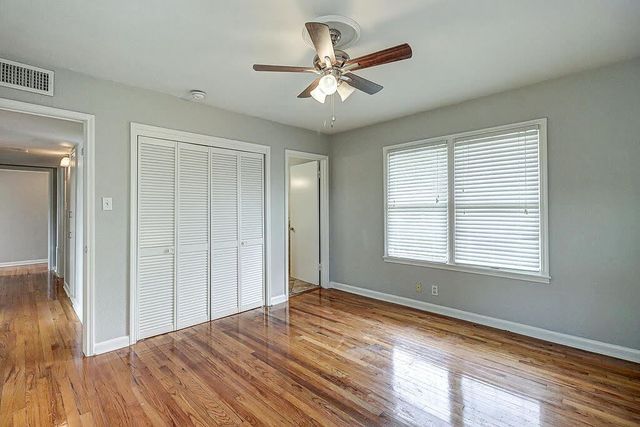 913 Delaine Dr, Corpus Christi, TX 78411